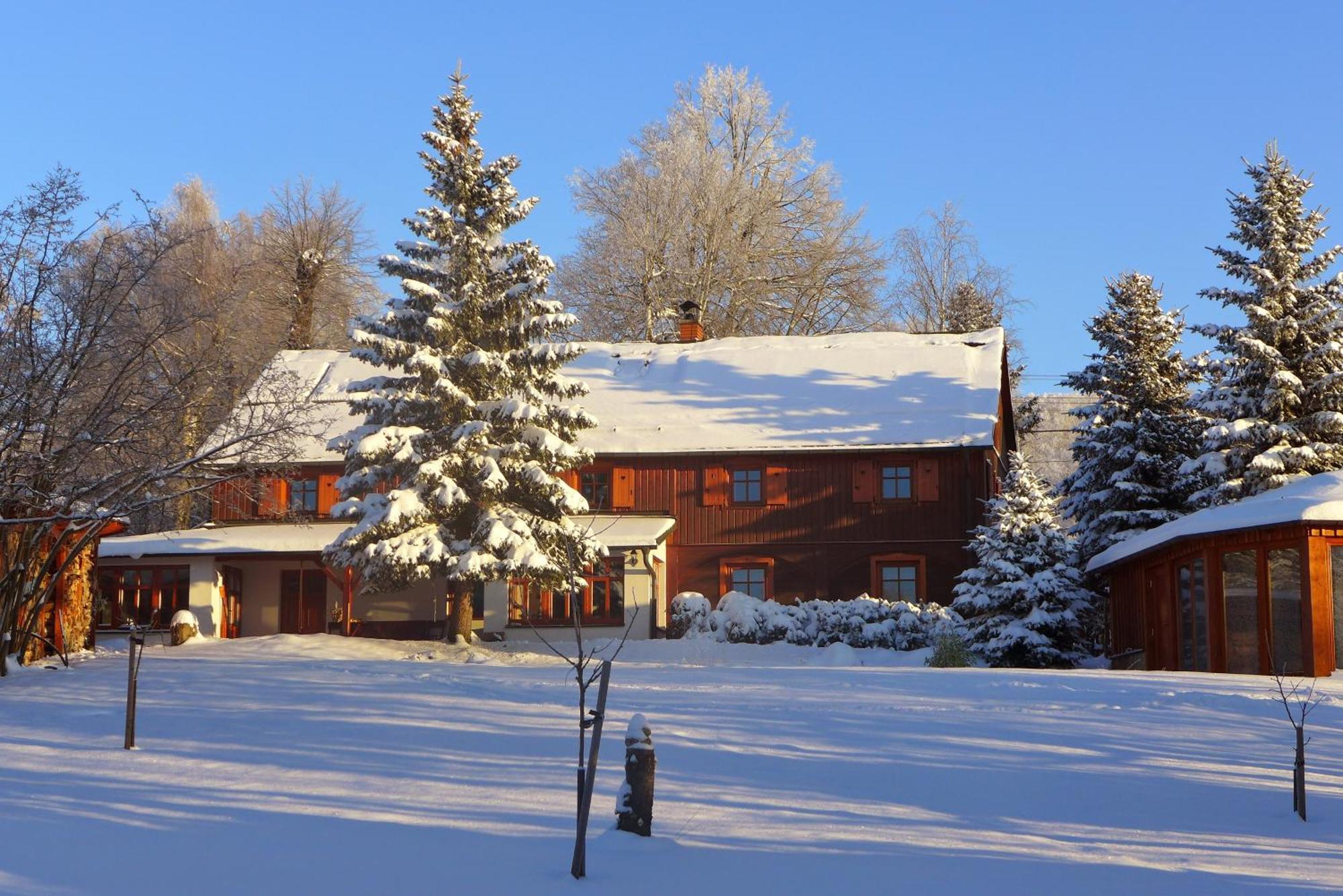 Guest House Sneznik Exterior photo